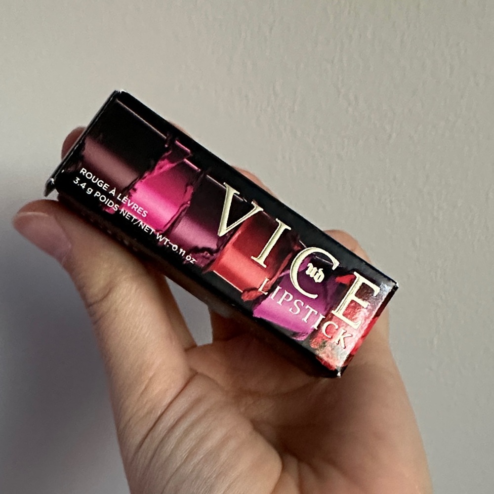 Urbane Decay VICE lipstick In shade “heroine”